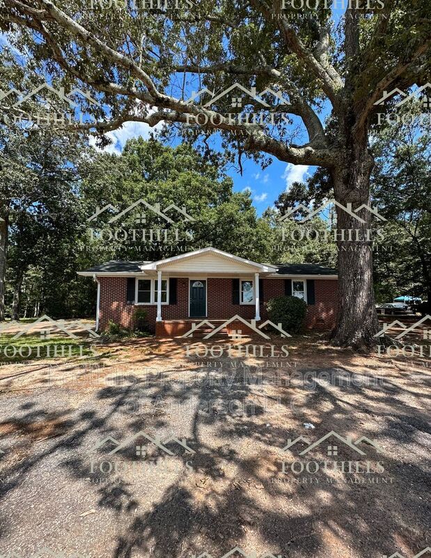 Primary Photo - 1727 Refuge Rd