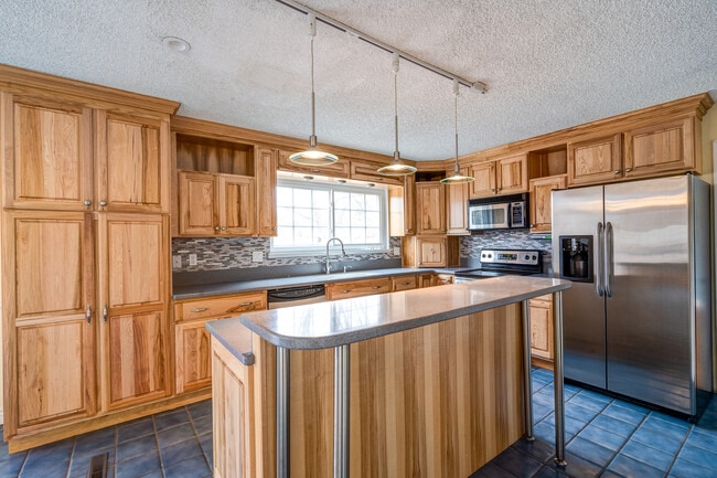 Building Photo - 7137 Milner Dr