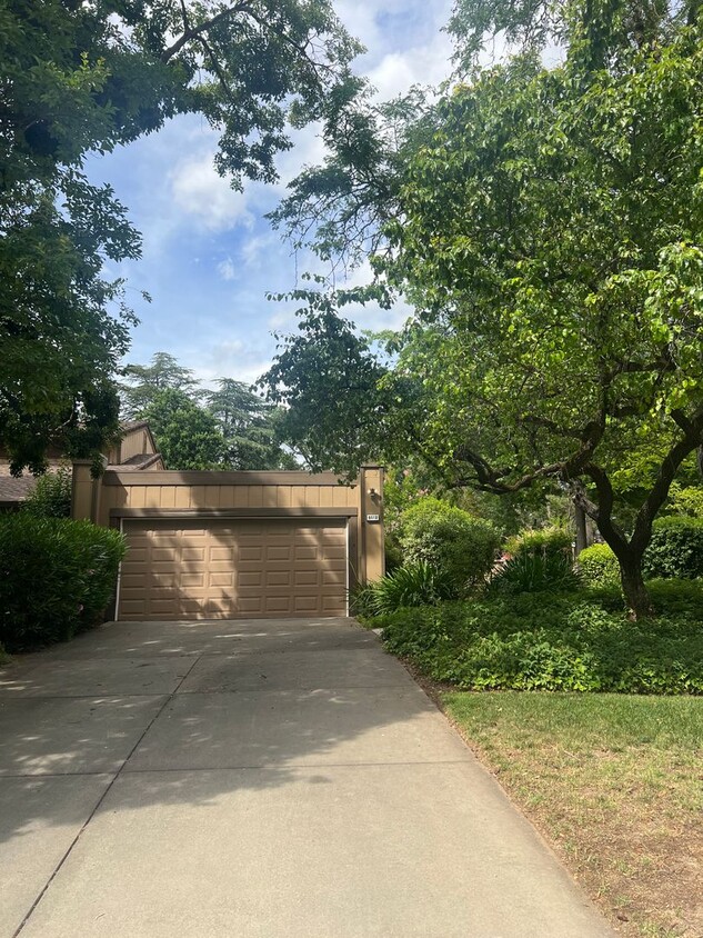 Primary Photo - GORGEOUS FULLY REMODELED 3 BEDROOM IN CITR...