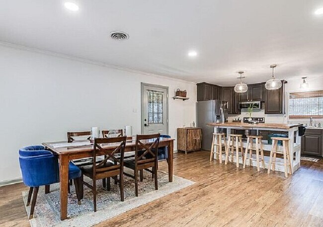 Foto del edificio - 1010 Solomon St