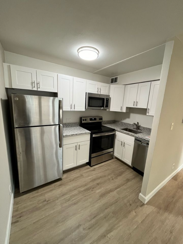 Primary Photo - 1560 N Prospect Ave