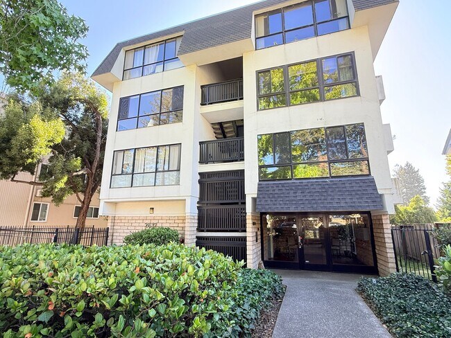 Foto del edificio - 2632 Warring St