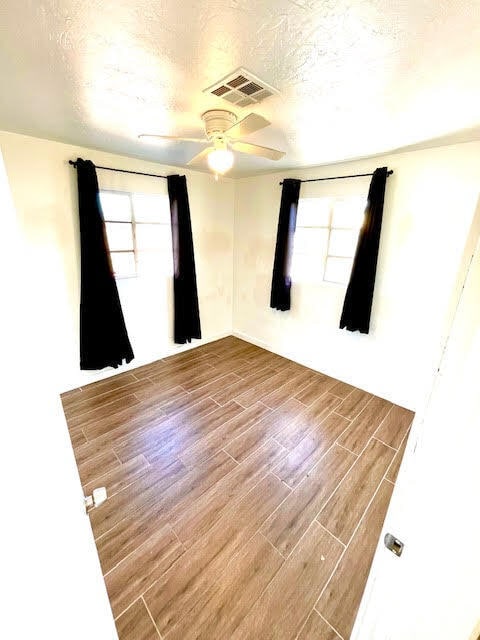 Building Photo - New renovated and move in ready. Roosevelt...