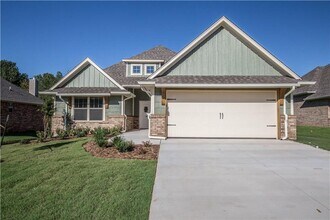 Building Photo - 2801 Cypress Springs Blvd