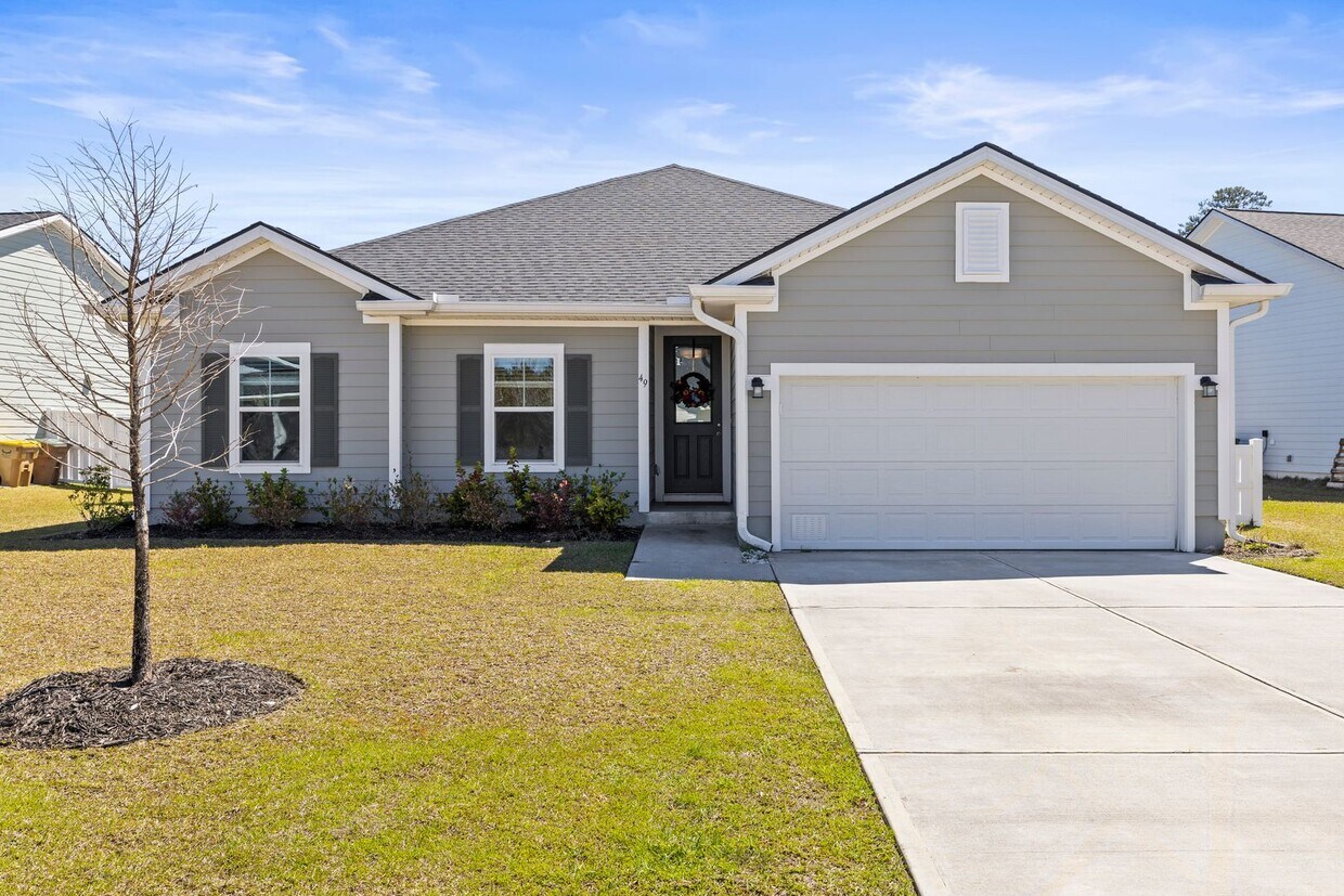 Foto principal - Beautiful Ranch Home with 4 Bedrooms AND a...