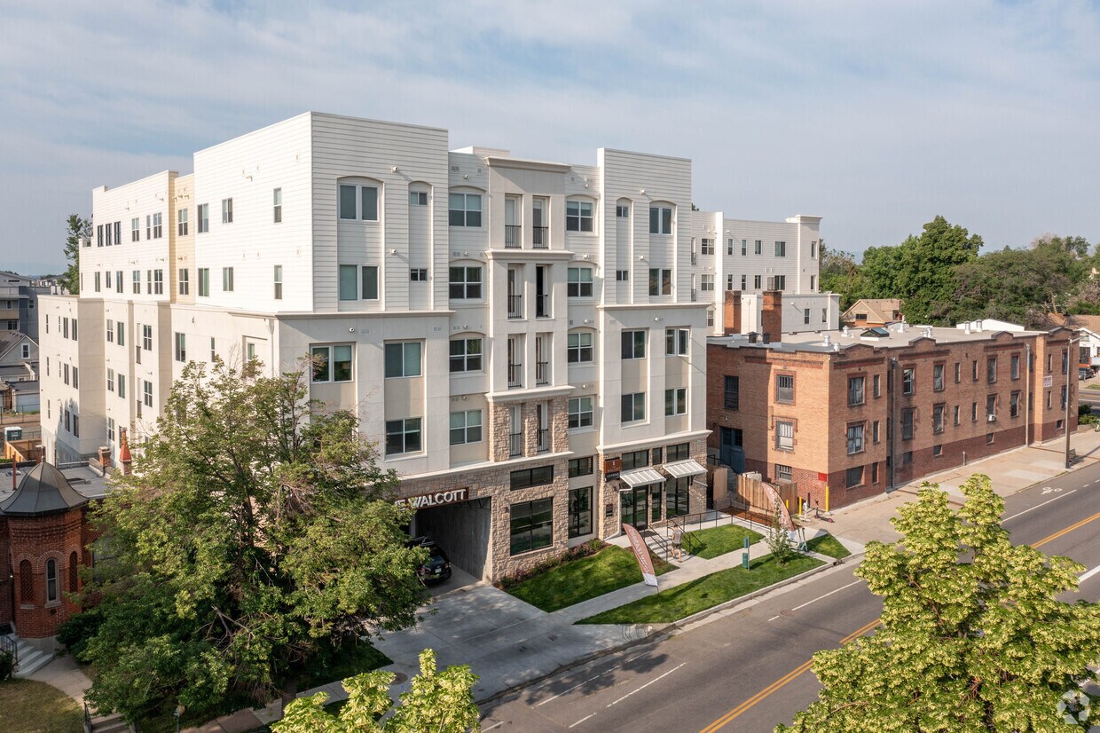 The Walcott Jefferson Park Apartments Denver Co Apartments Com