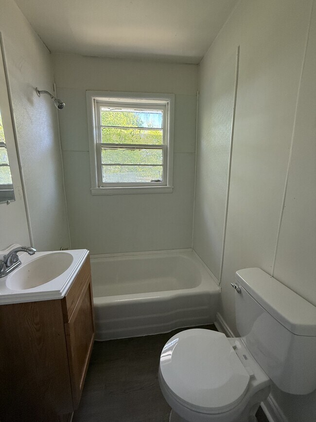 Foto del edificio - 6117 Patton Ave