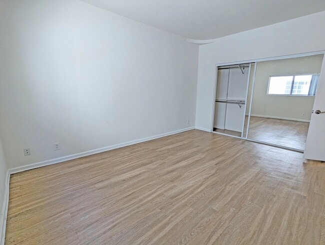 Building Photo - 912 Croft Ave