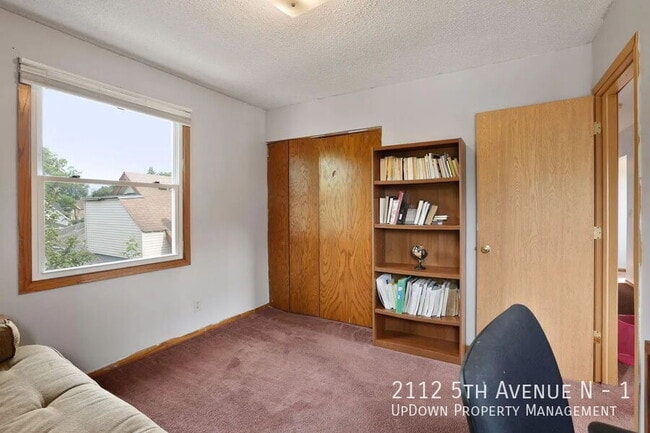 Building Photo - 2112 5th Ave N