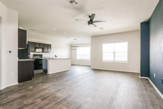 Foto del edificio - 5805 Brampton Ln