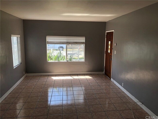 Foto del edificio - 5890 Gundry Ave