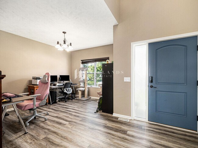 Foto del edificio - 1.5 story in Ashford Hollow