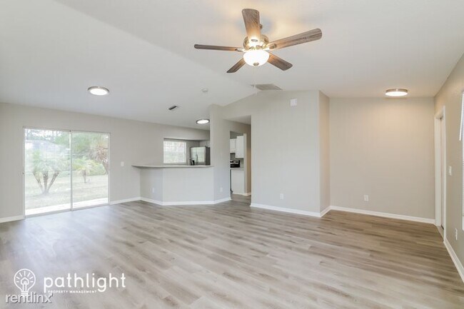Foto del edificio - 3 br, 2 bath House - 4498 Jaslo Avenue UNIT