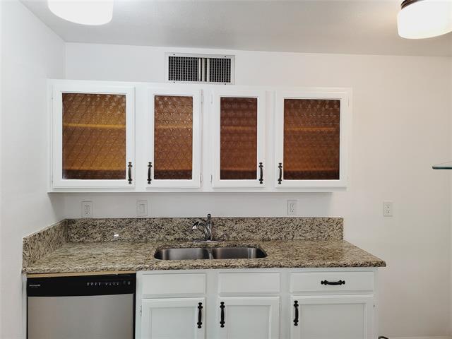 Foto del edificio - 523 Fairhaven Dr