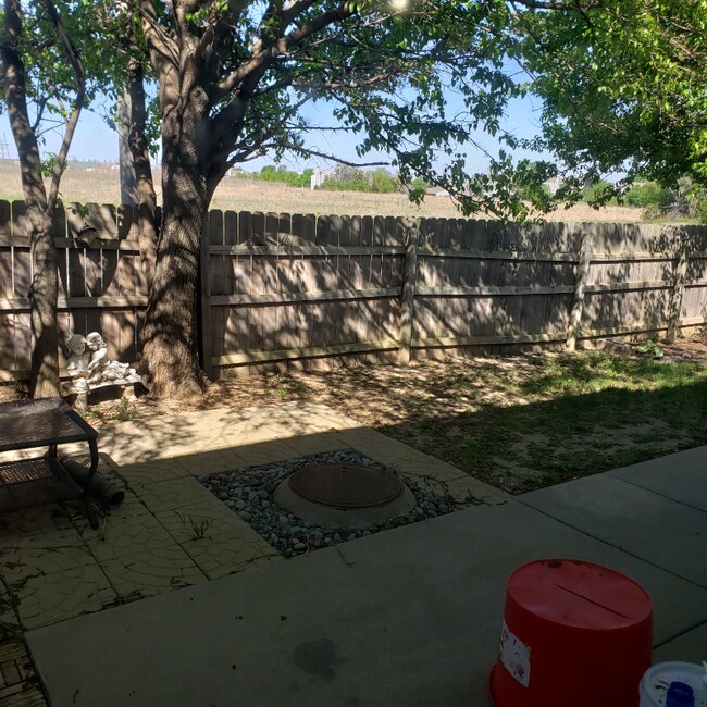 Foto del edificio - 2313 S White Oak Dr