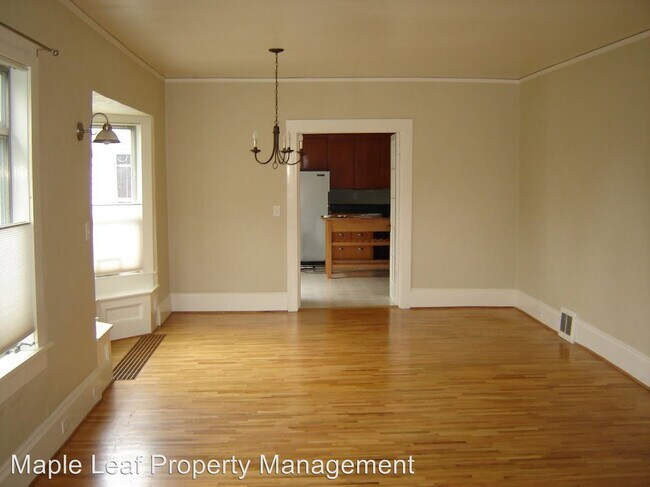 Building Photo - 7417 Sunnyside Ave N