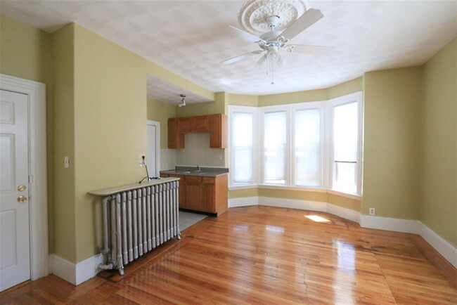 Building Photo - 58 Vinal Ave