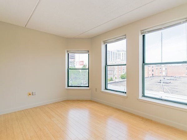 Foto del edificio - 100 Peterborough St
