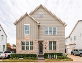 Building Photo - 1701 Millsap Ln