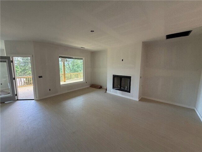 Foto del edificio - 1537 E 5th St