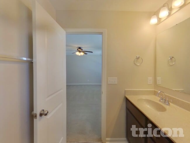 Foto del edificio - 809 Valley Creek Dr