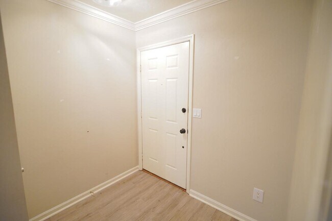Building Photo - 1401 Sturbridge Pl