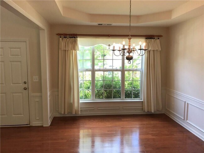 Building Photo - 613 Friars Head Ct NE