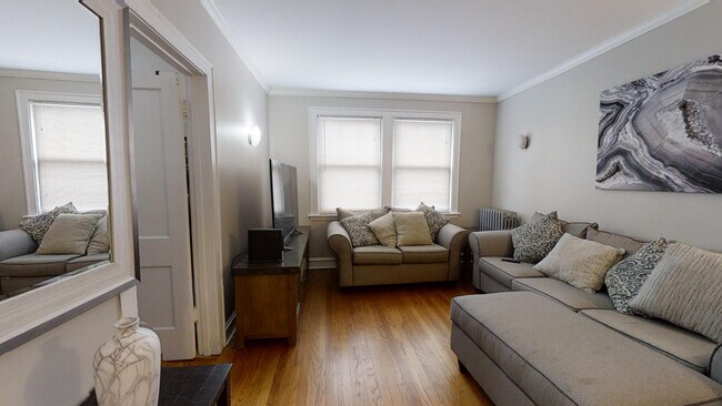 Building Photo - 1931 Grove Ave