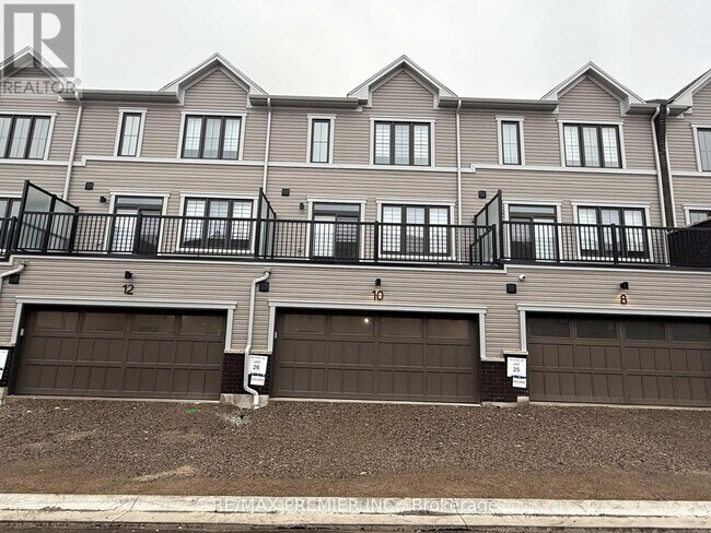 Photo du bâtiment - 10 Kingbird Cmn