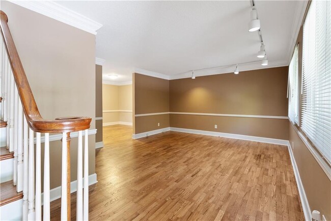 Building Photo - 1620 Briarcliff Pl NE