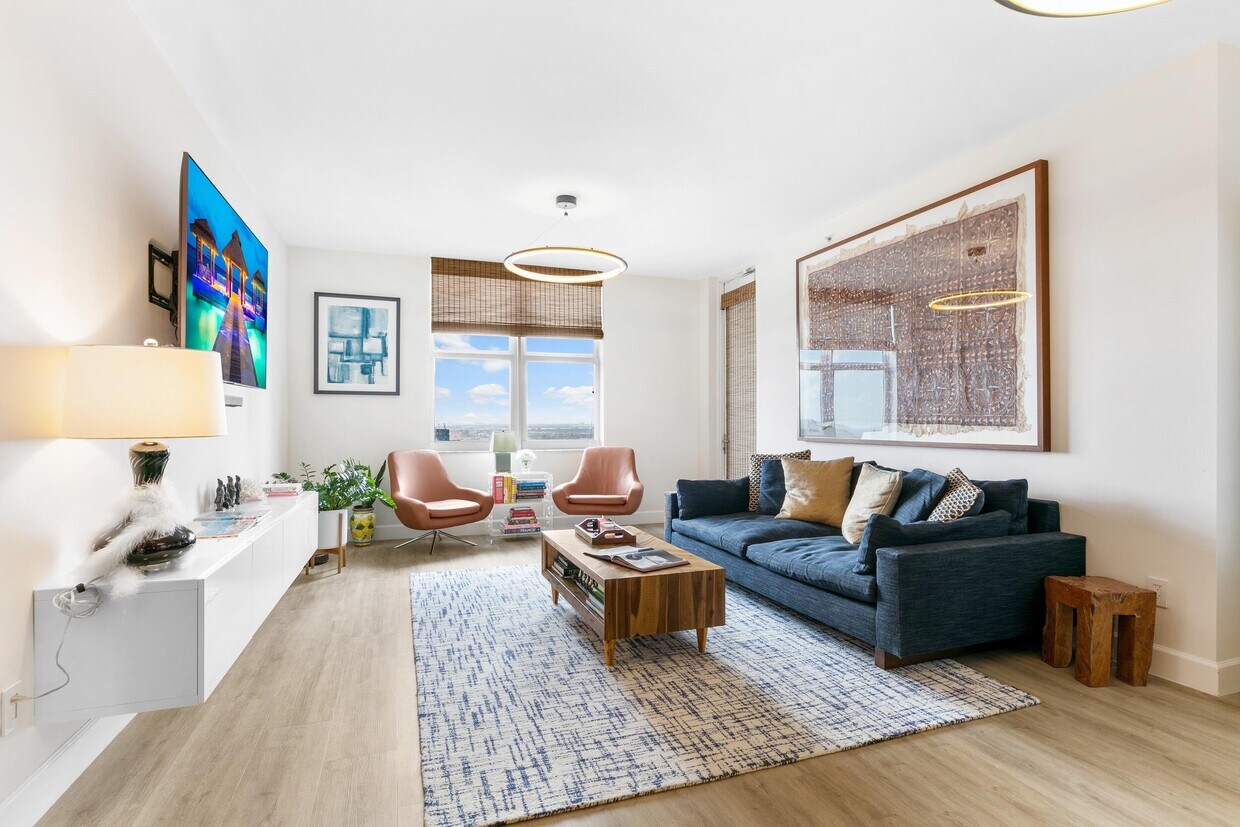 Foto principal - 511 SE 5th Ave