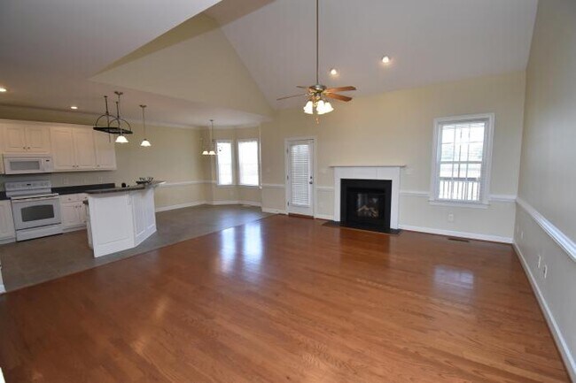 Building Photo - 3 bedroom in LaGrange NC 28551