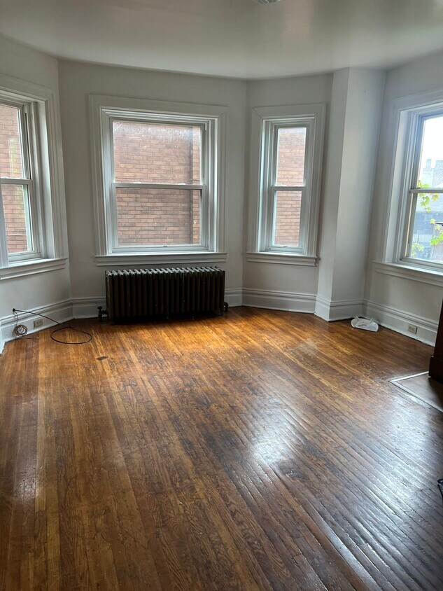 Primary Photo - 376 McKee Pl