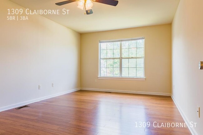 Building Photo - Beautiful, Spacious Updated 5BD Next to VCU!!