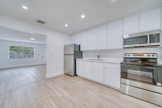 Foto del edificio - 2120 NW 93rd St