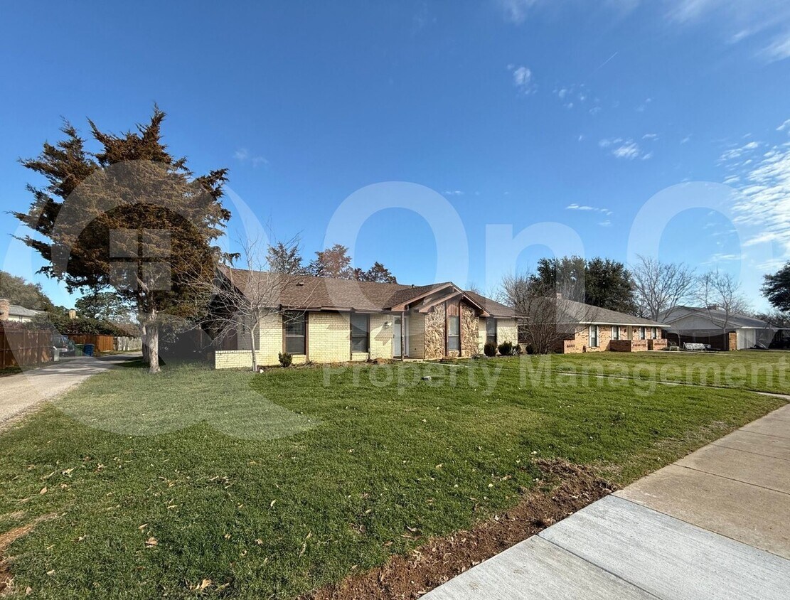 Primary Photo - 69 Lakewood Dr