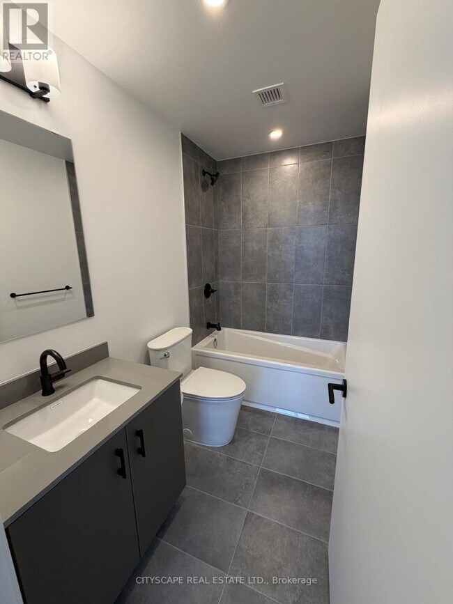 Photo du bâtiment - 4787 Powers Cmn