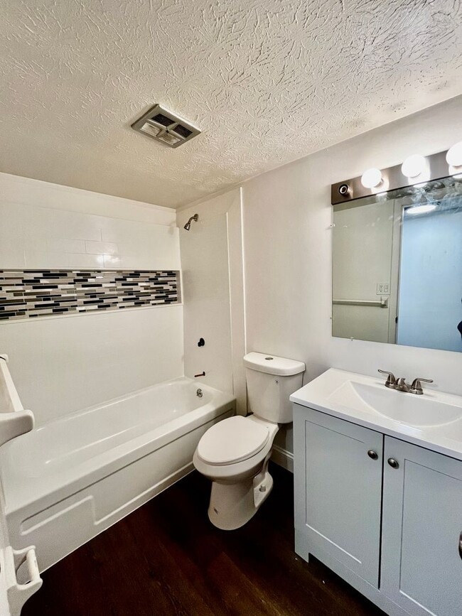 Interior Photo - 200 West Apartments