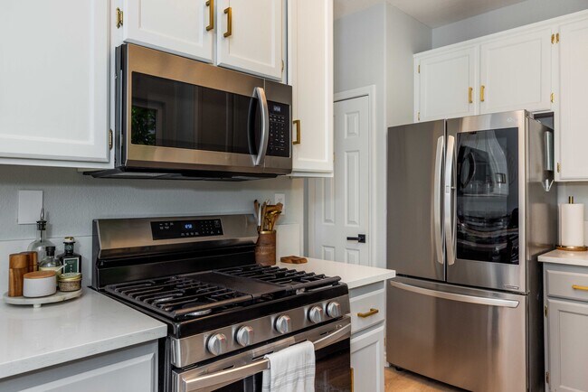 Foto del edificio - 1954 Bristol St