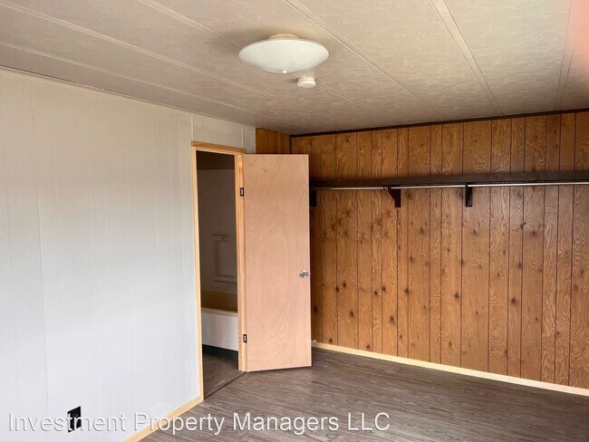 Building Photo - 2 br, 2 bath House - 1351 Eisenhower Ave.