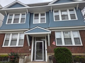 Building Photo - 292 Leslie St