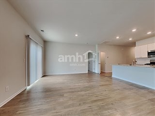Foto del edificio - 307 Squire Pope Rd