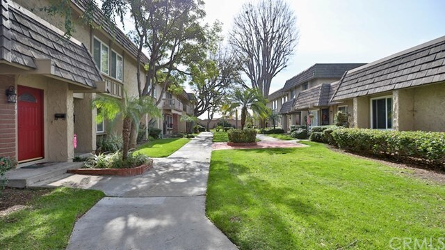 Foto del edificio - 18243 Cabrillo Ct