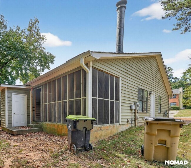 Foto del edificio - 5504 Windwood Rd