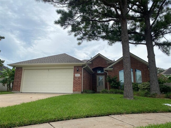 Foto del edificio - 1832 Branch Hill Dr