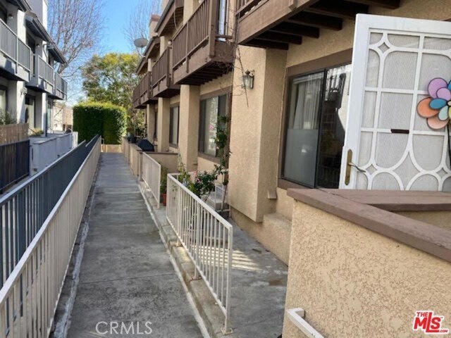 Foto del edificio - 12717 Mitchell Ave