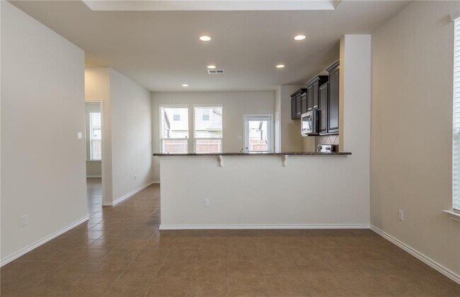 Building Photo - 16016 Hawthorne Heights Trail