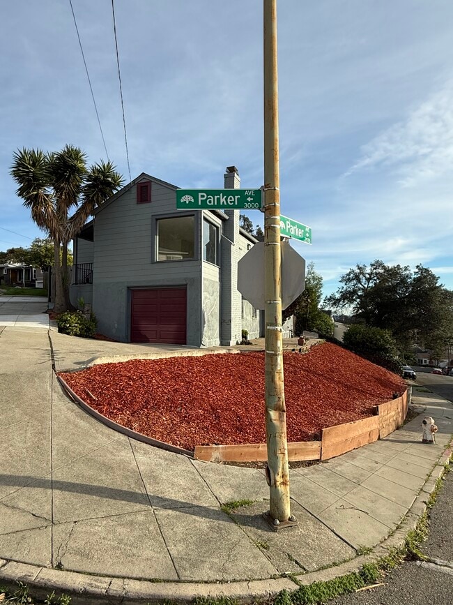 Building Photo - 3000 Parker Ave