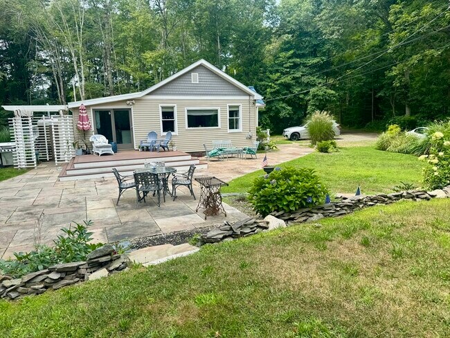 Foto del edificio - 18 Meadowbrook Ln