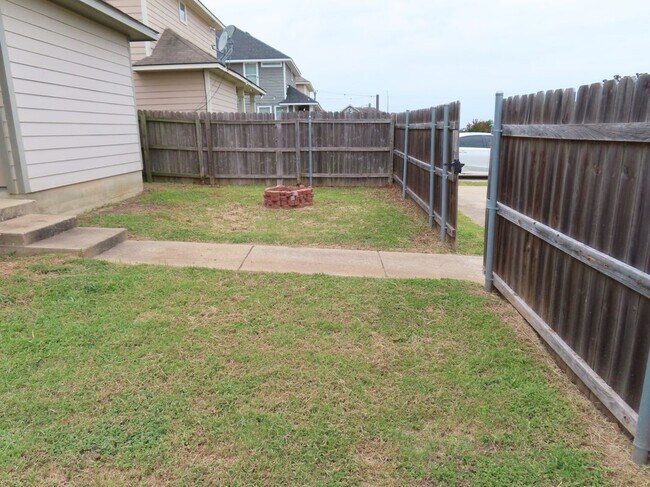 Building Photo - 4107 McFarland Dr